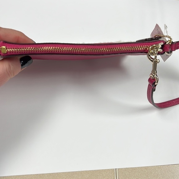 Coach Raspberry Pink Pebbled Leather Shearing Wristlet - New with Tags - Picture 5 of 6